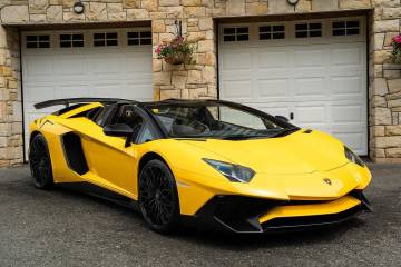 2016 Lamborghini Aventador