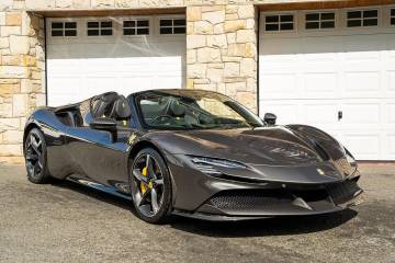 2022 Ferrari SF90 Spider