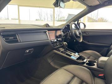 2022 Porsche Macan