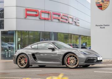 2022 Porsche 718 Cayman