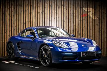 2022 Porsche 718 Cayman