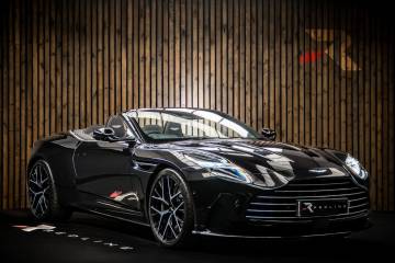 2025 Aston Martin DB12
