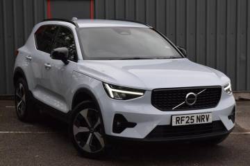 2025 Volvo XC40