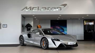 2023 McLaren Artura