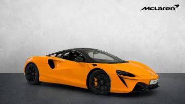 2022 McLaren Artura