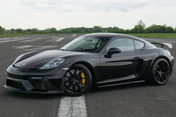 2022 Porsche 718 Cayman