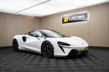 2022 McLaren Artura