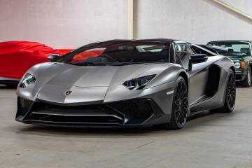 2016 Lamborghini Aventador