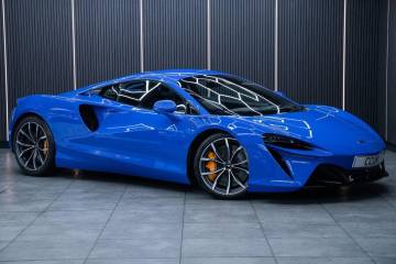 2023 McLaren Artura