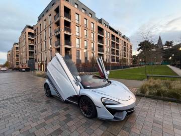 2016 McLaren 570GT