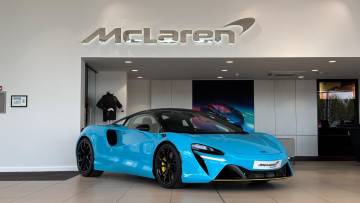 2024 McLaren Artura