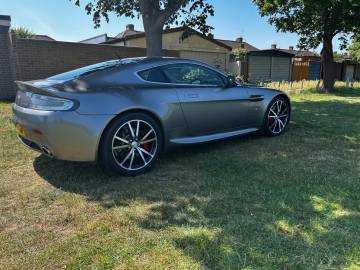 2006 Aston Martin Vantage