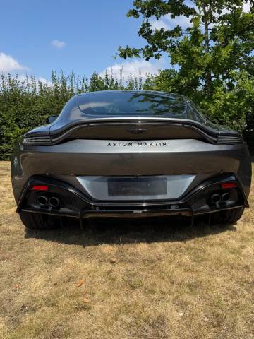 2022 Aston Martin Vantage