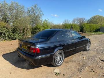 2000 BMW M5