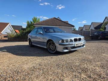 2000 BMW M5