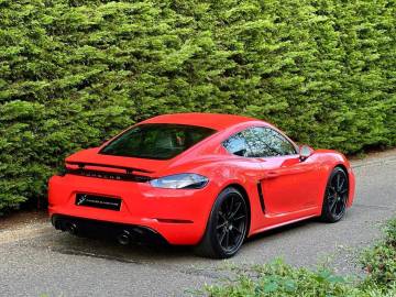 2021 Porsche 718 Cayman