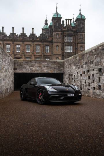 2022 Porsche 718 Cayman