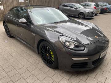 2016 Porsche Panamera
