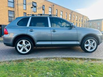 2004 Porsche Cayenne