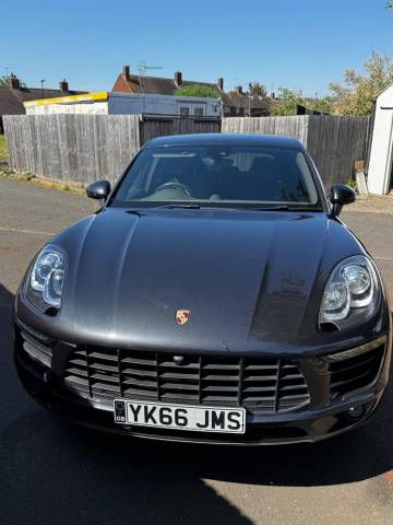 2016 Porsche Macan