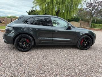 2022 Porsche Macan