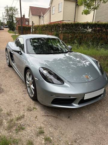 2022 Porsche 718 Cayman