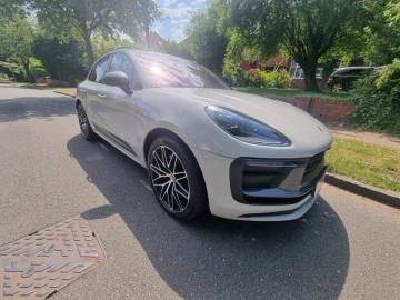 2022 Porsche Macan