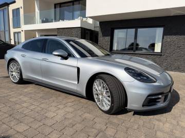 2016 Porsche Panamera