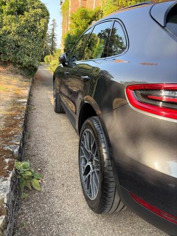 2016 Porsche Macan