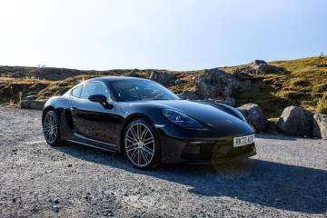 2022 Porsche 718 Cayman