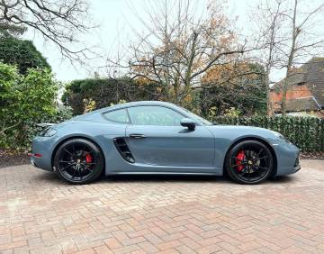 2017 Porsche 718 Cayman