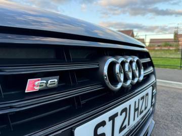 2021 Audi S8