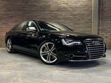 2013 Audi S8
