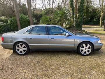 2000 Audi S8