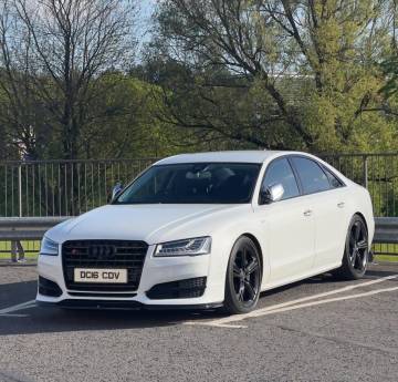 2016 Audi S8