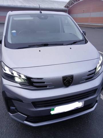 2024 Peugeot e-Traveller