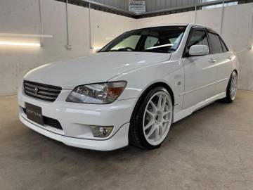 2000 Toyota Altezza
