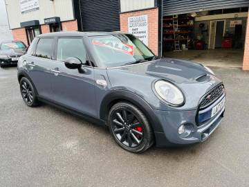2017 MINI Hatch