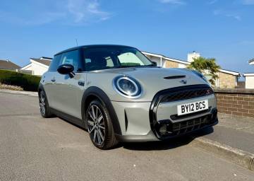 2022 MINI Hatch