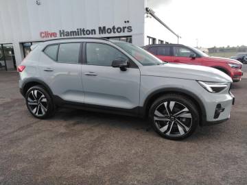 2025 Volvo XC40