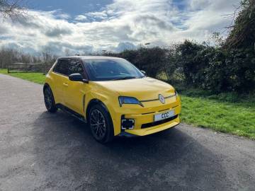 2025 Renault 5 E-Tech electric